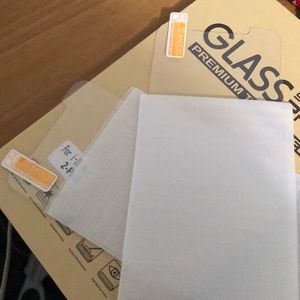 iPhone XS Max screen protectors
